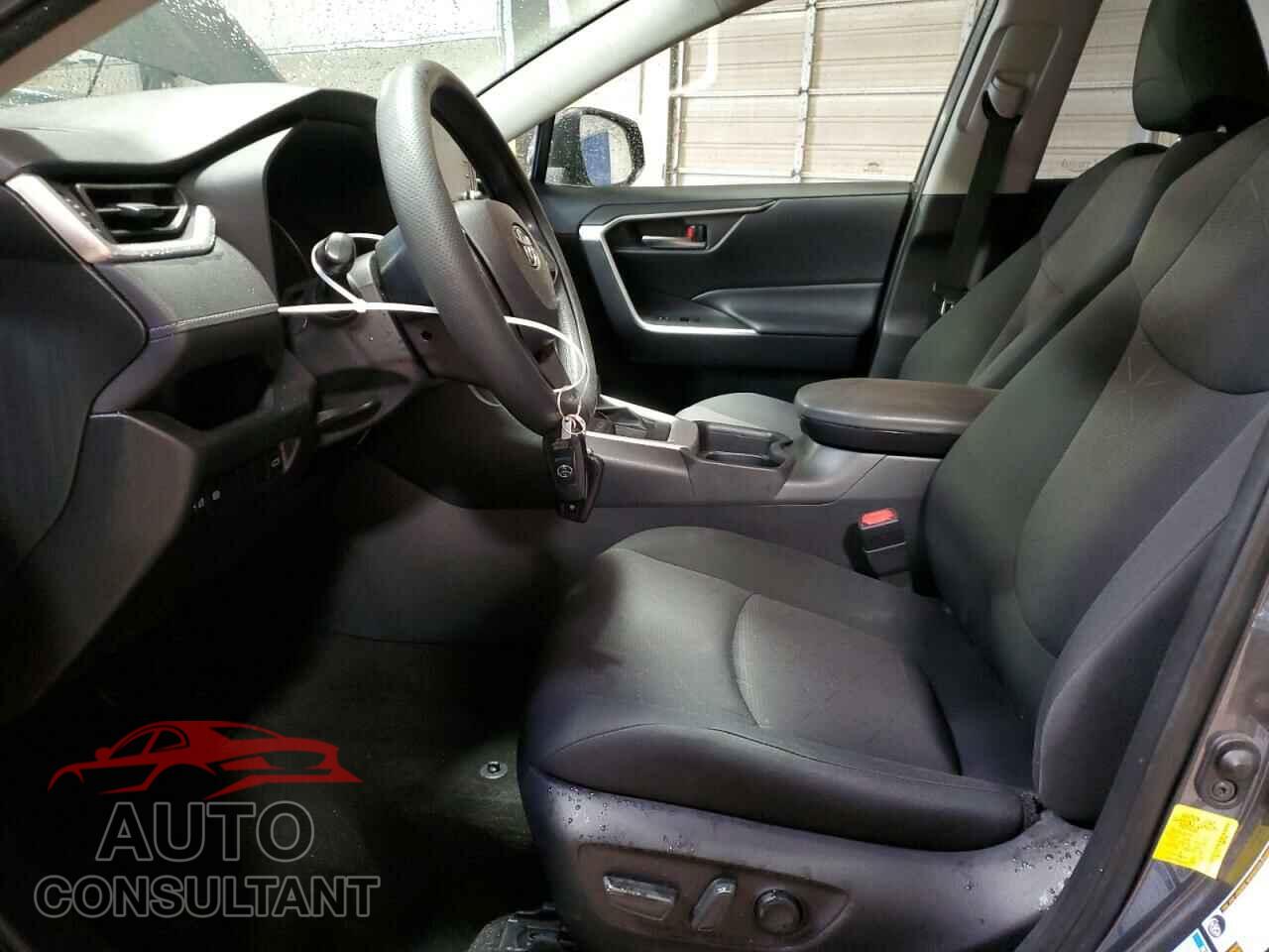 TOYOTA RAV4 2019 - JTMP1RFV2KD006820