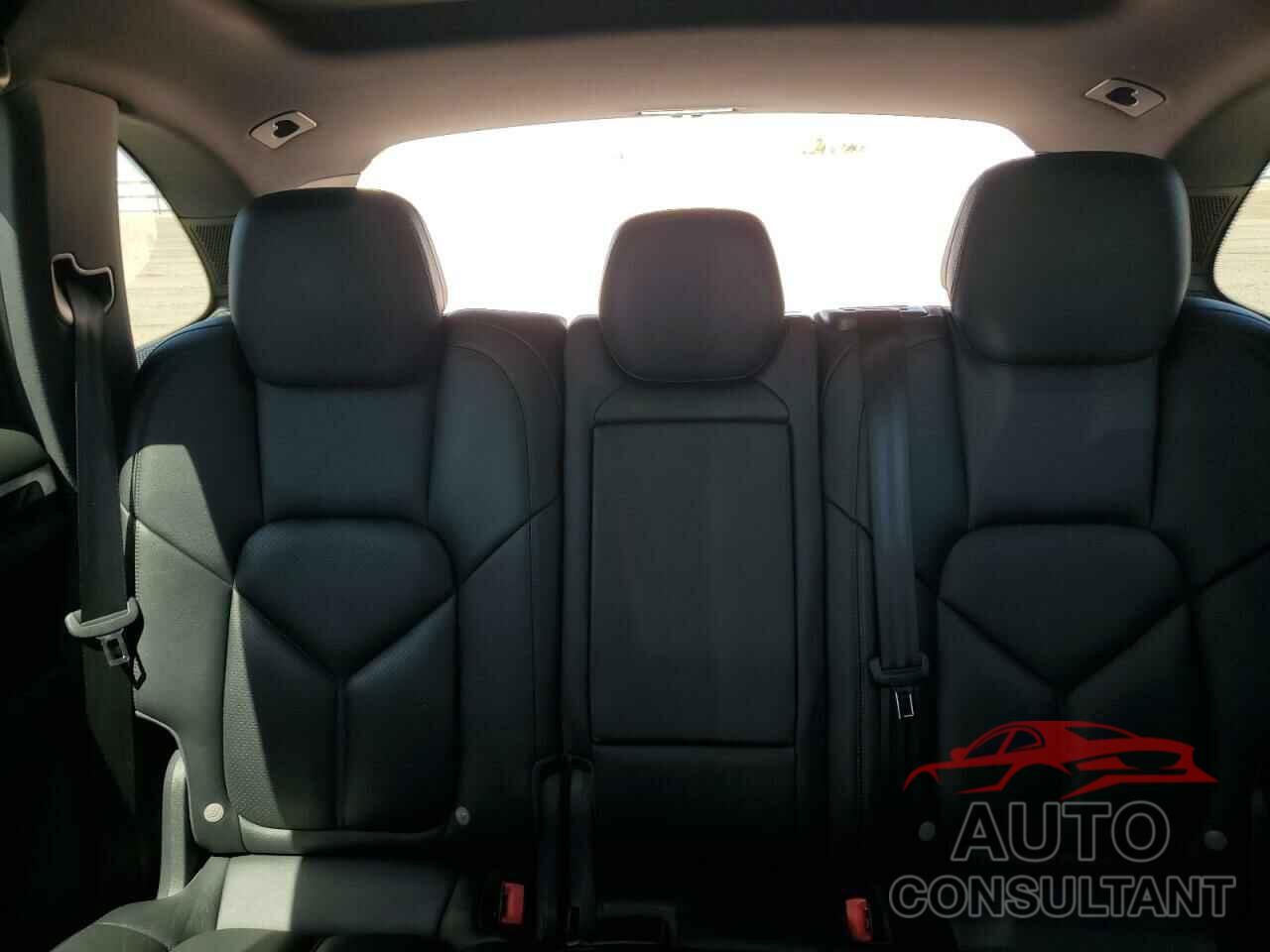 PORSCHE CAYENNE 2016 - WP1AA2A28GKA10110