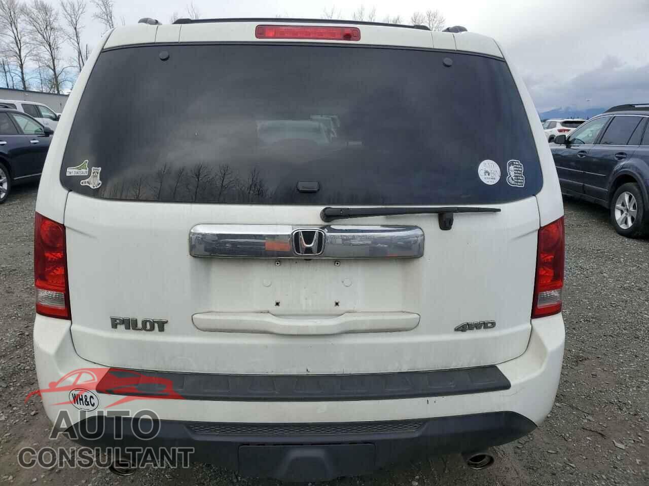 HONDA PILOT 2015 - 5FNYF4H59FB015275