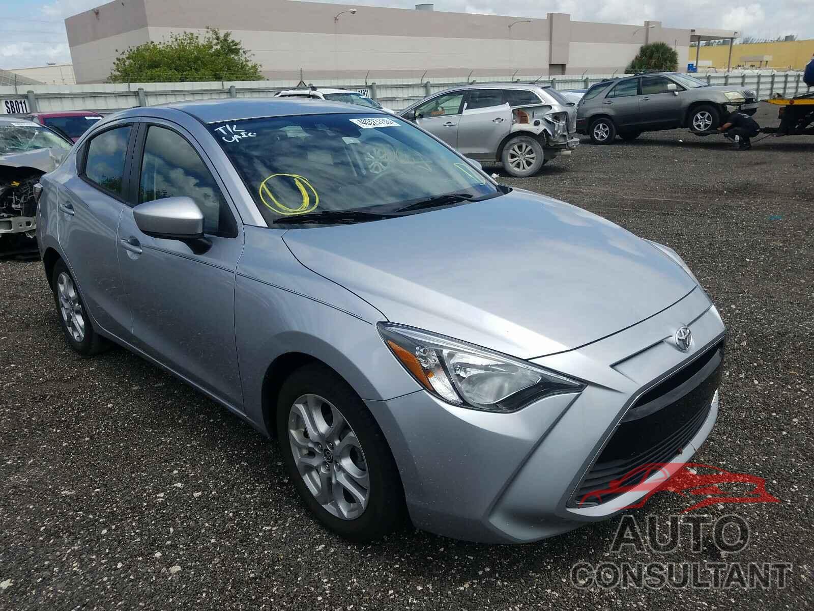 TOYOTA YARIS 2017 - 3MYDLBYV3HY153172