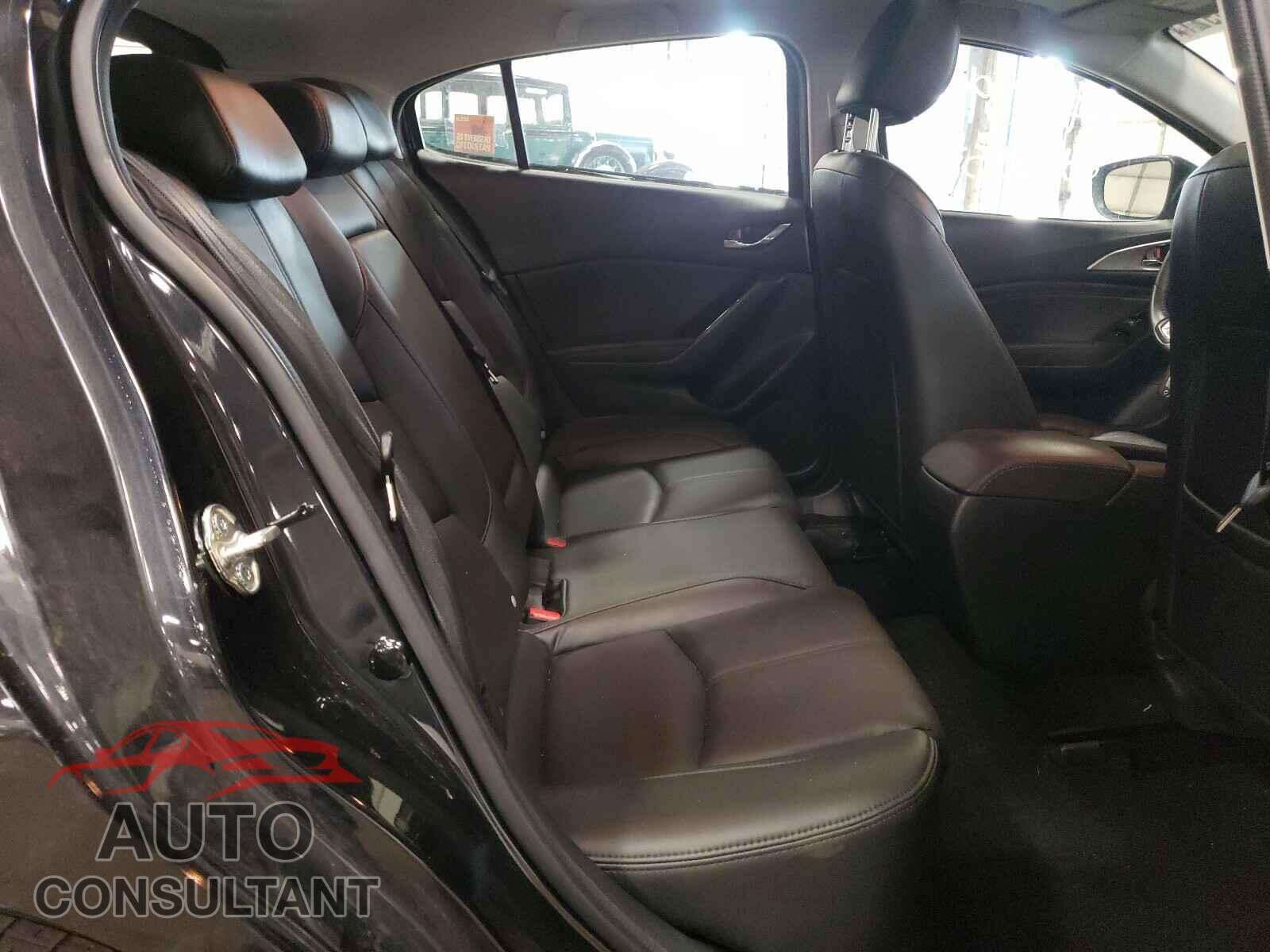 MAZDA 3 2018 - 3MZBN1L30JM223320