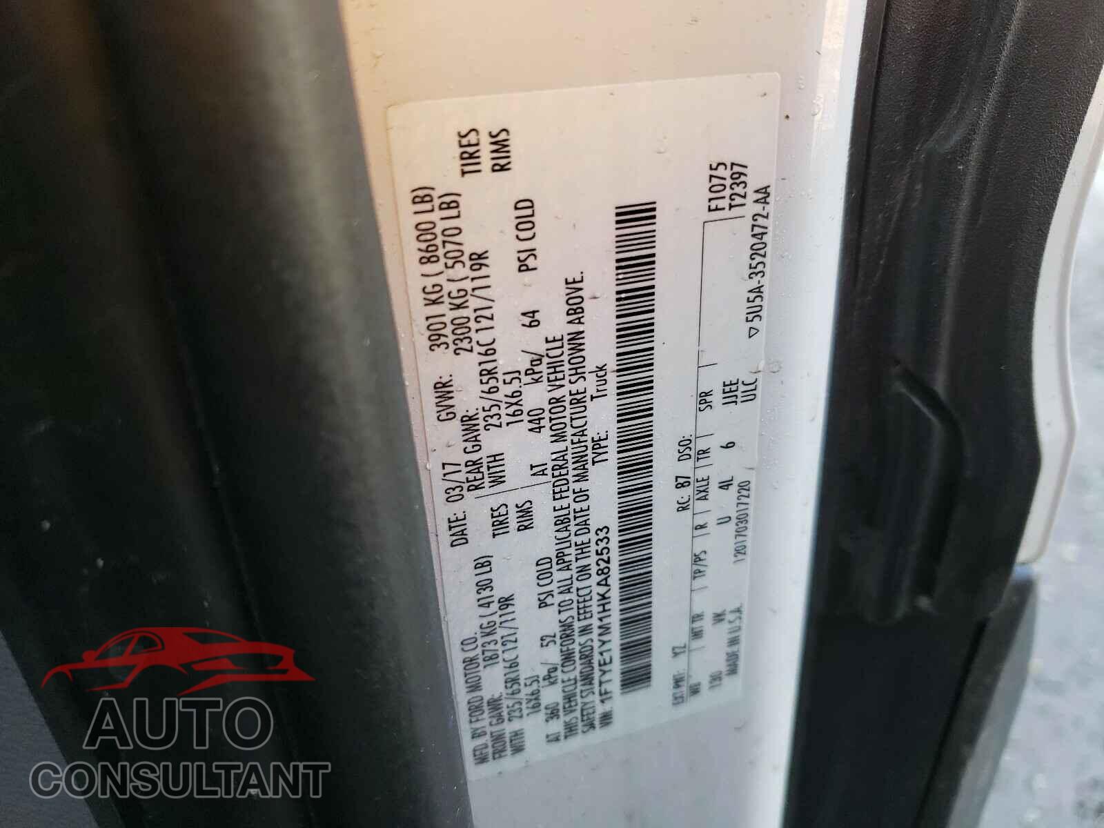 FORD TRANSIT CO 2017 - 1FTYE1YM1HKA82533
