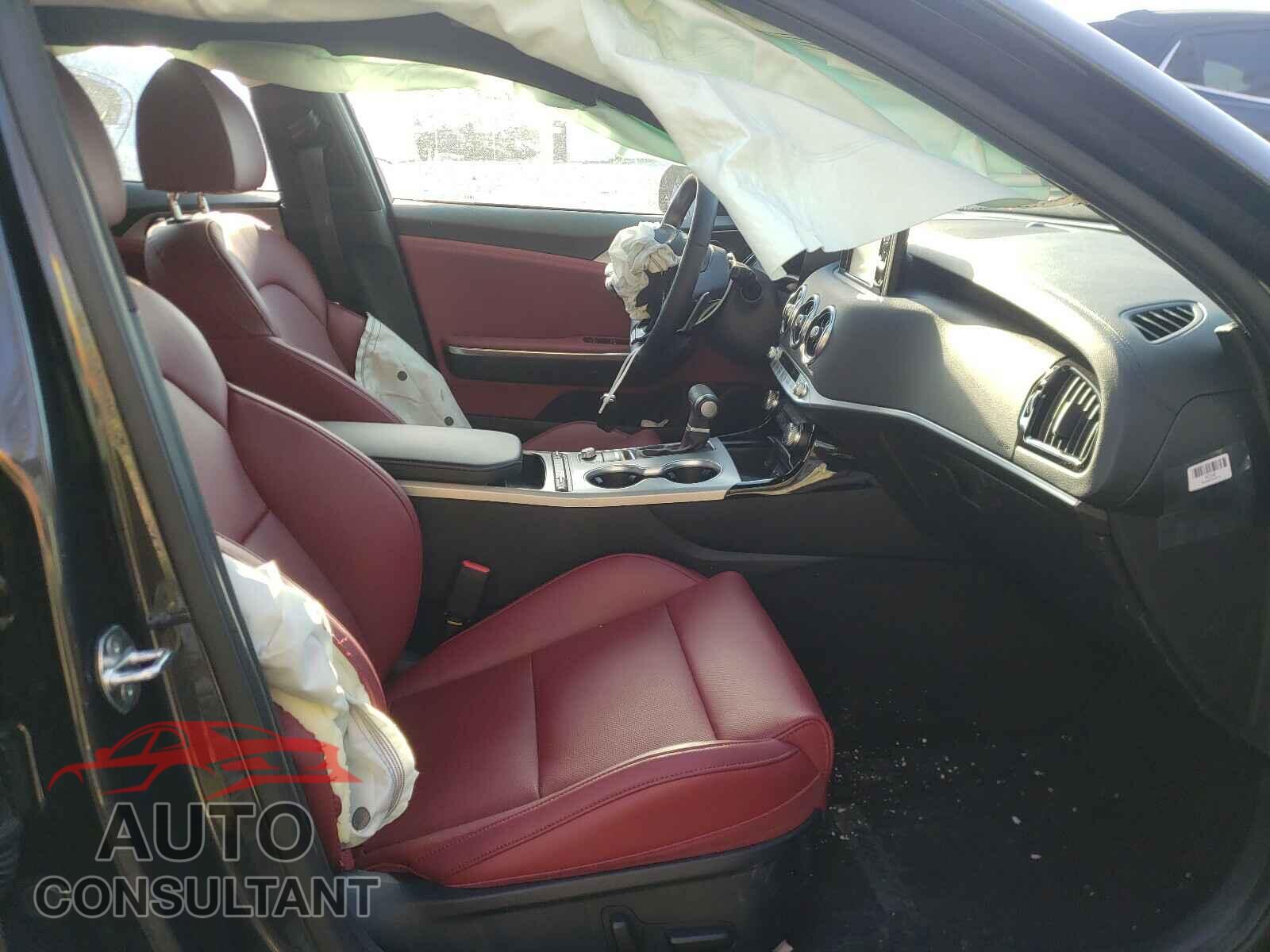 KIA STINGER 2021 - KNAE35LC3M6089837