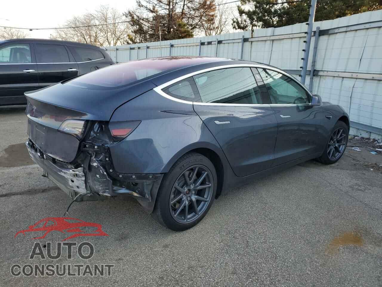TESLA MODEL 3 2018 - 5YJ3E1EA7JF019038