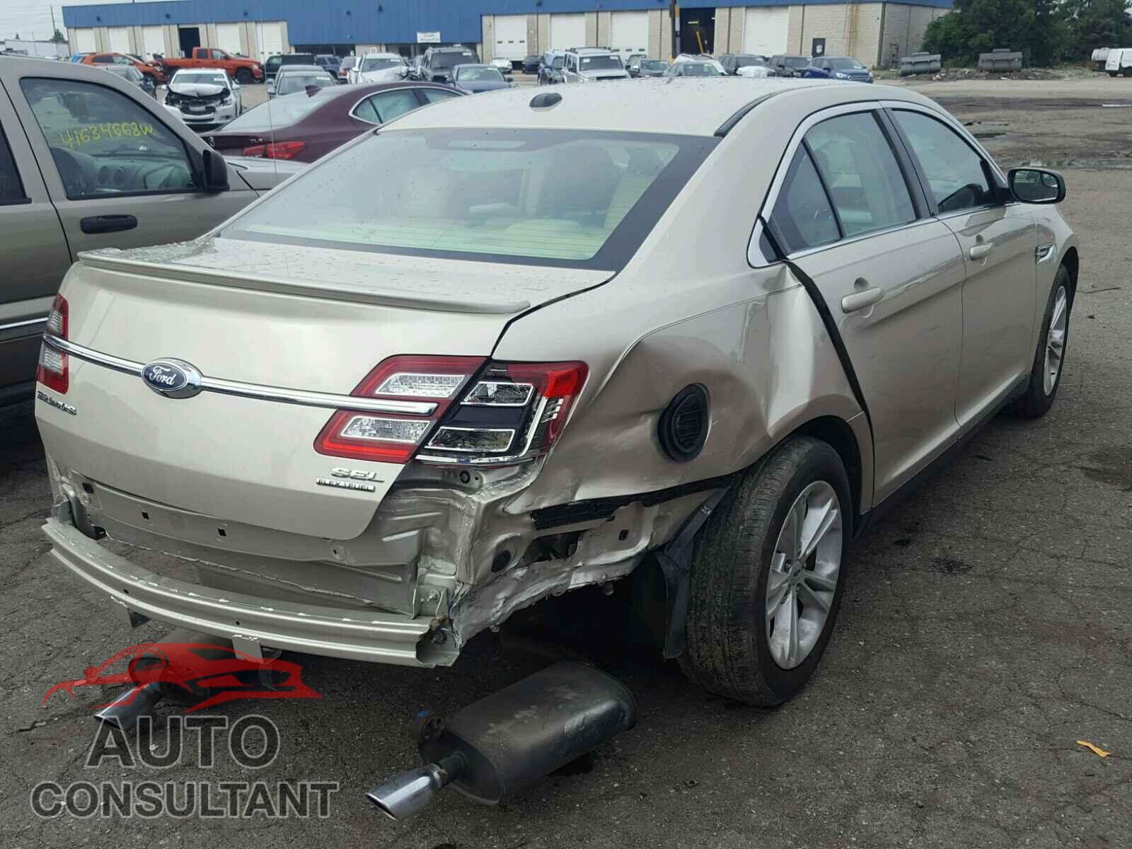 FORD TAURUS 2017 - 1FAHP2E82HG125681