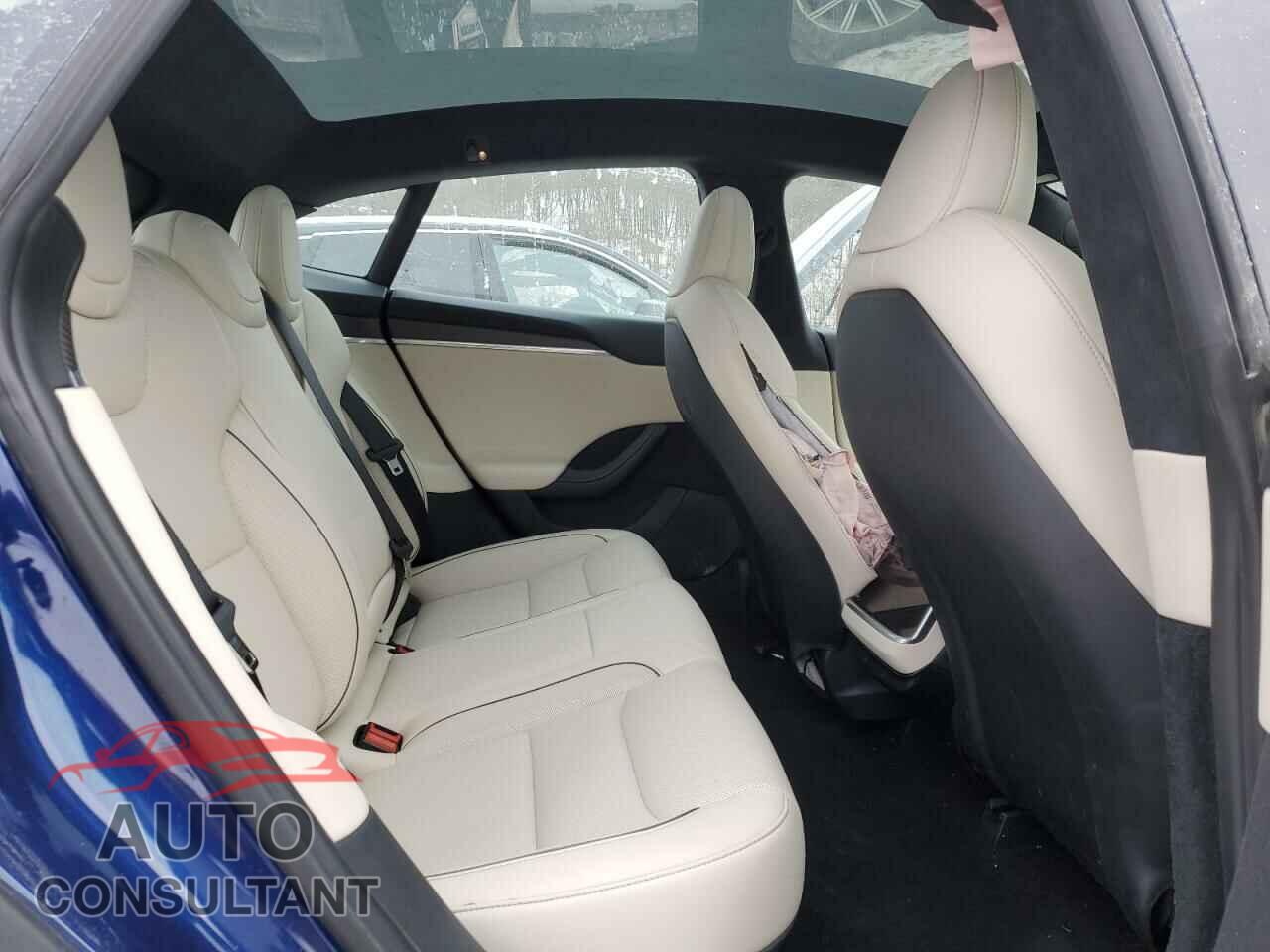 TESLA MODEL S 2023 - 5YJSA1E6XPF528200