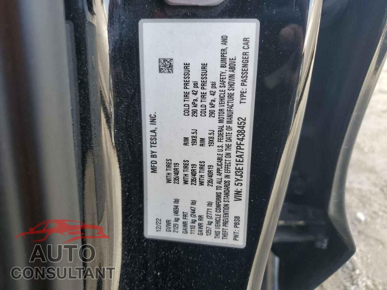 TESLA MODEL 3 2023 - 5YJ3E1EA7PF438452