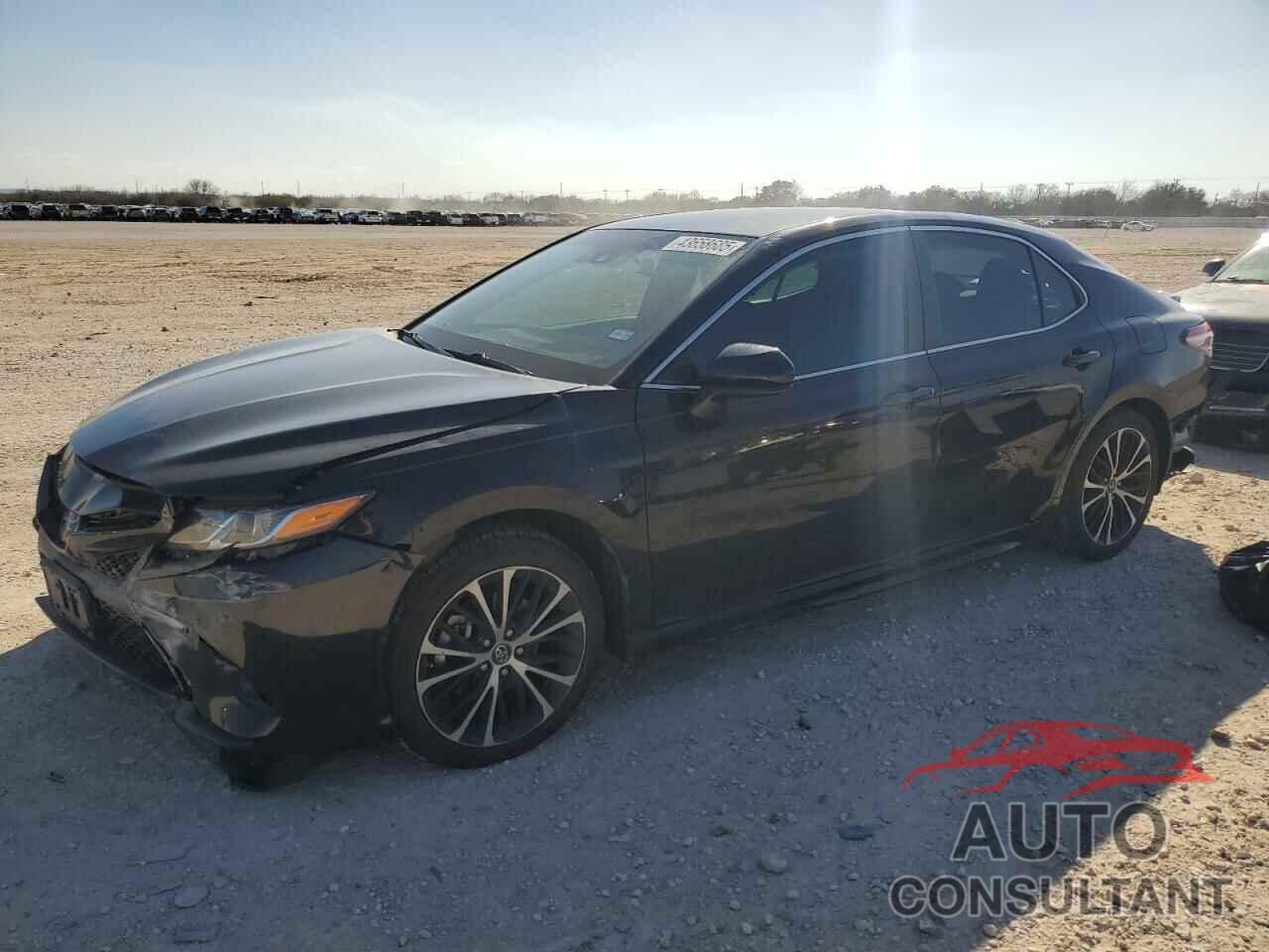 TOYOTA CAMRY 2018 - 4T1B11HK0JU576470