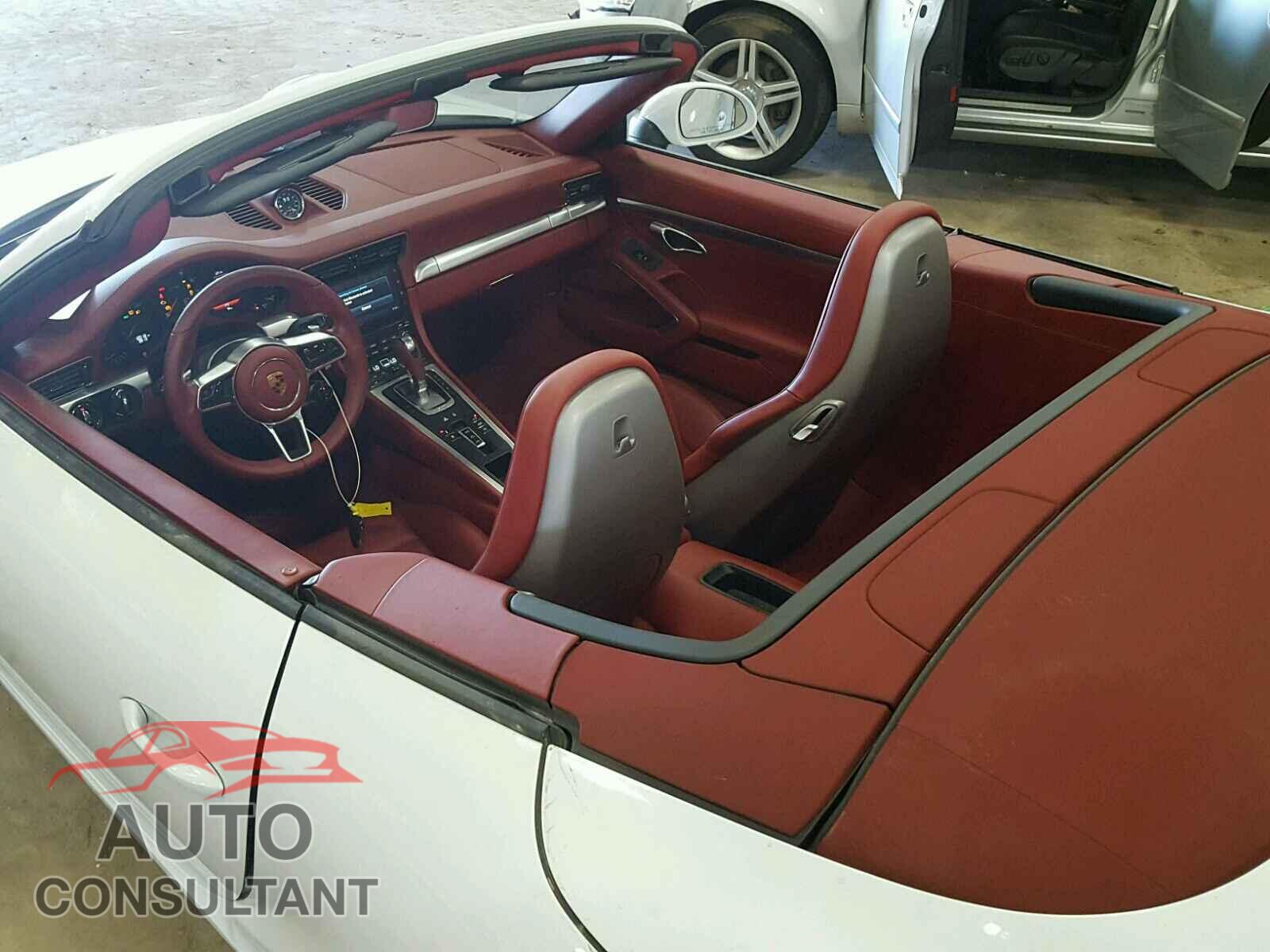 PORSCHE 911 2017 - WP0CA2A99HS142480