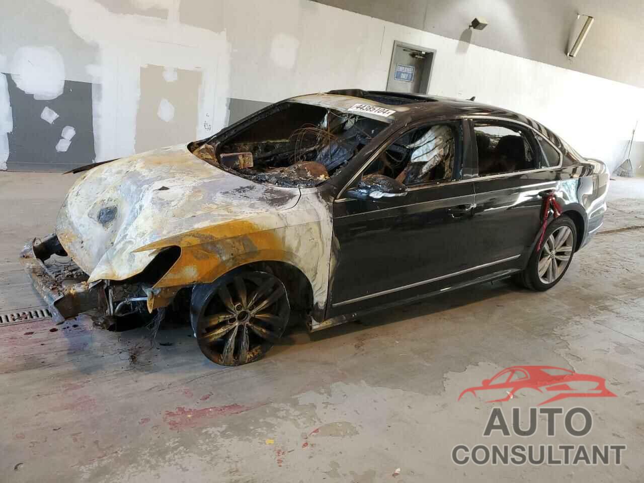 VOLKSWAGEN PASSAT 2018 - 1VWCA7A32JC023952