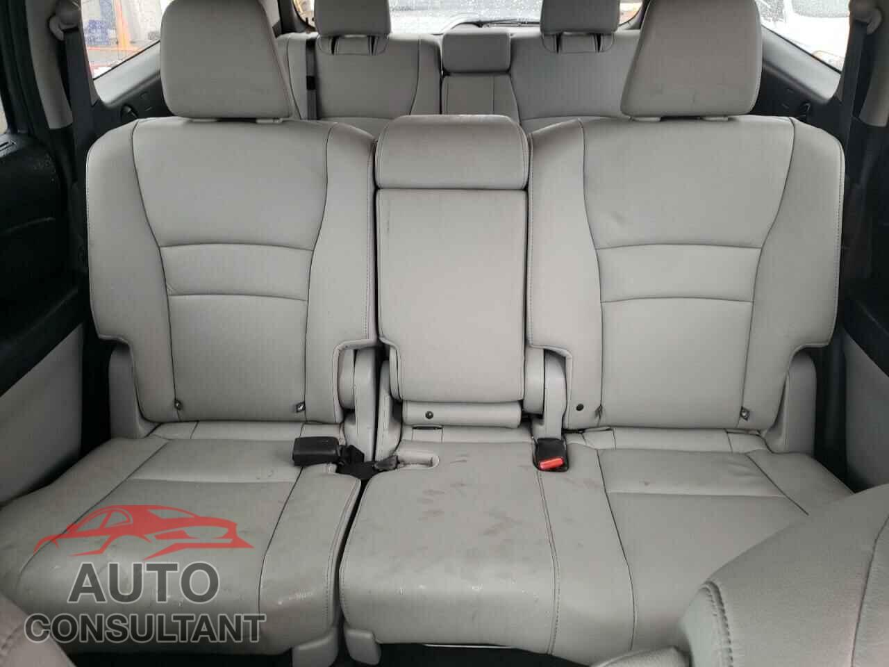 HONDA PILOT 2016 - 5FNYF6H86GB098252