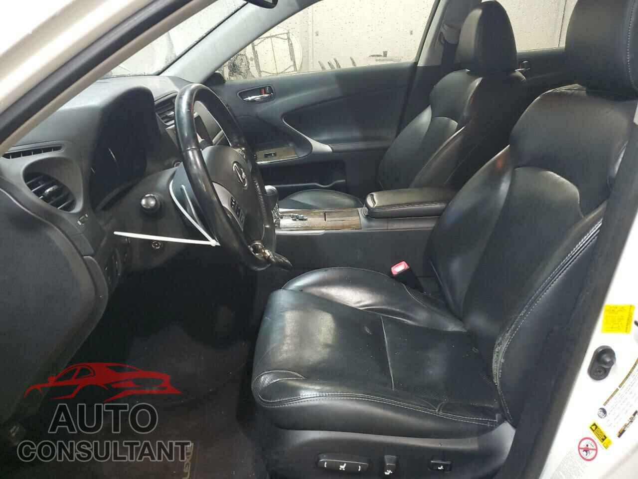 LEXUS IS 2012 - JTHCF5C22C5053701