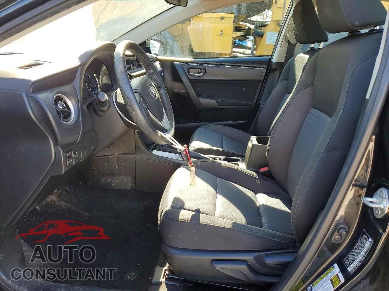 TOYOTA COROLLA 2017 - 5YFBURHEXHP718092