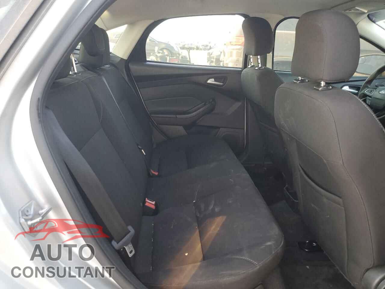 FORD FOCUS 2016 - 1FADP3F22GL337596