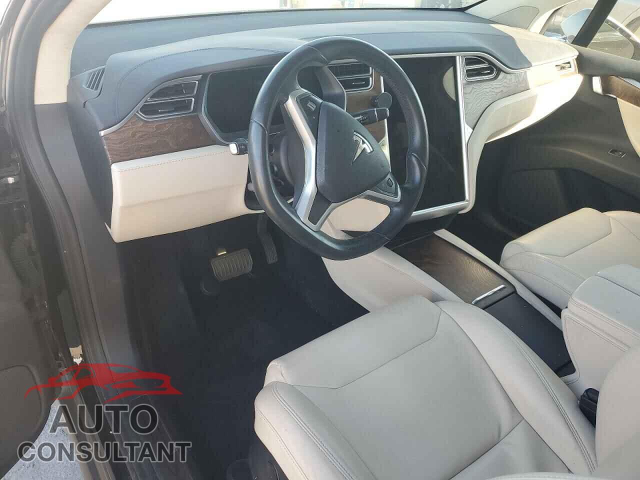 TESLA MODEL X 2017 - 5YJXCAE23HF062687