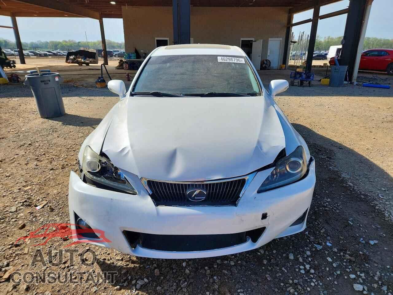 LEXUS IS 2011 - JTHBF5C20B5139857