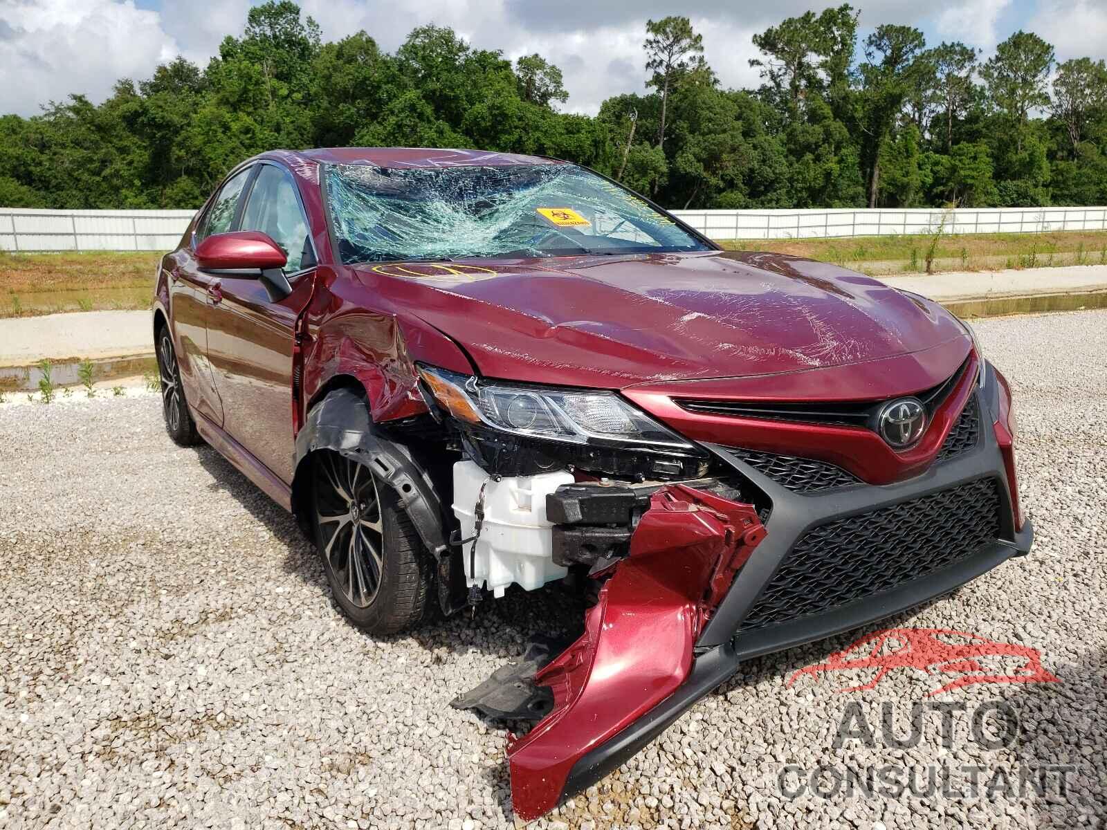 TOYOTA CAMRY 2018 - 4T1B11HK4JU552446
