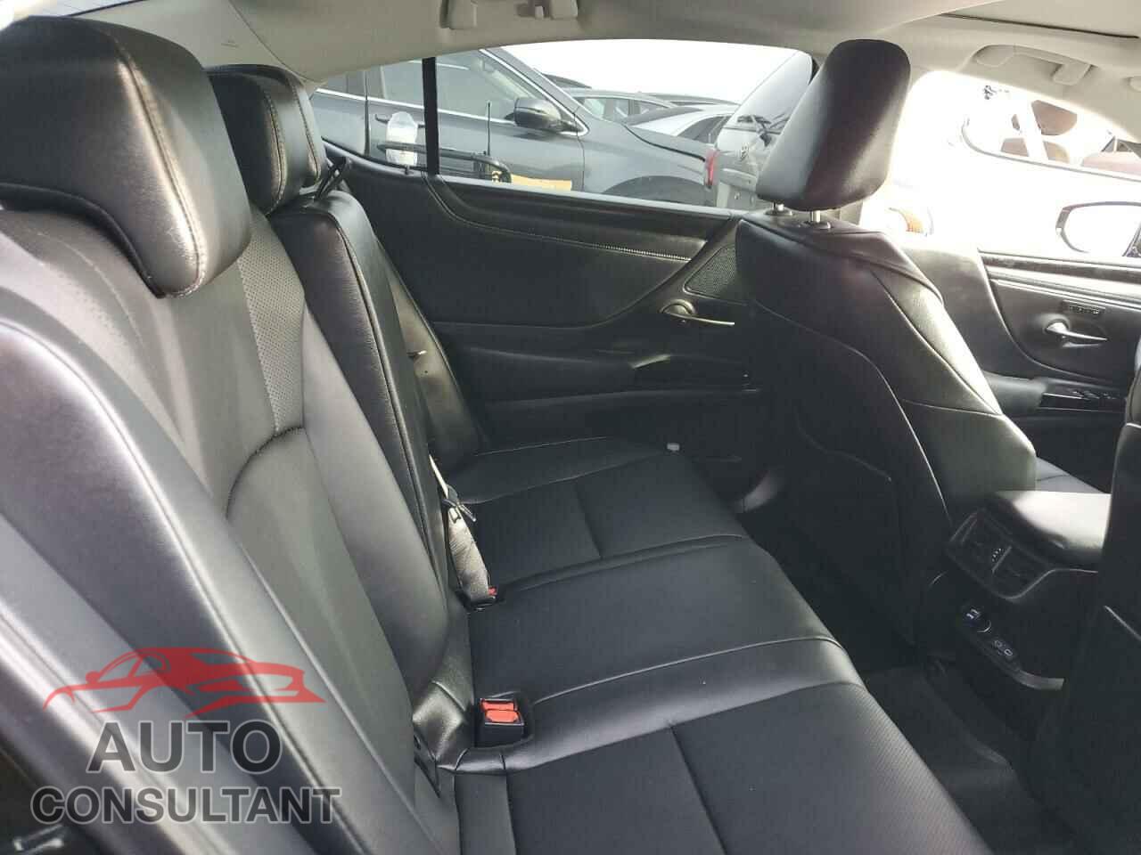 LEXUS ES300 2024 - 58ADA1C19RU044369