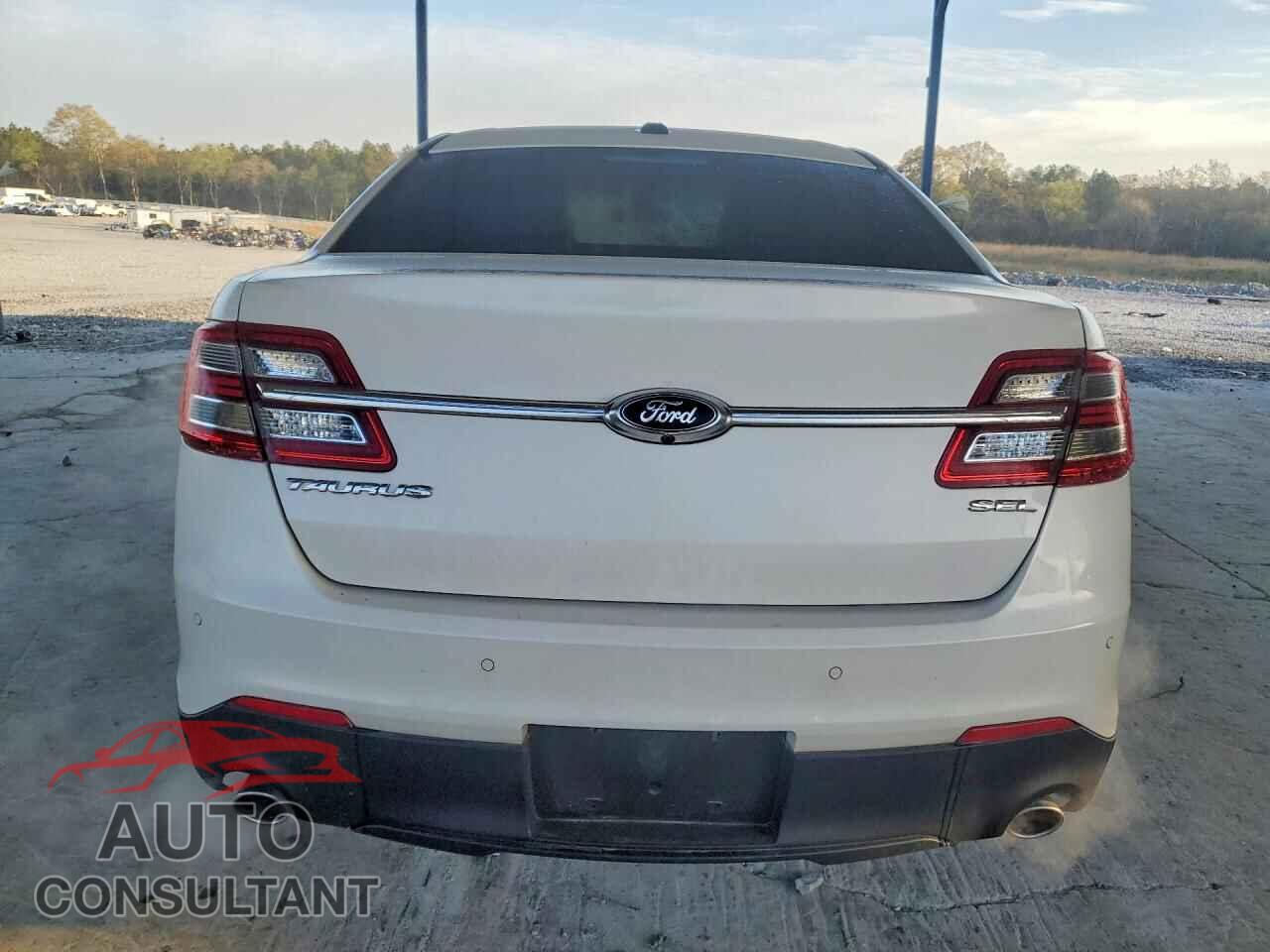 FORD TAURUS 2016 - 1FAHP2E82GG143614