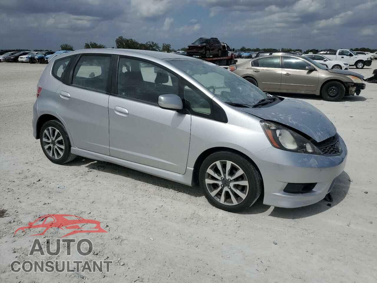 HONDA FIT 2013 - JHMGE8H58DC001026
