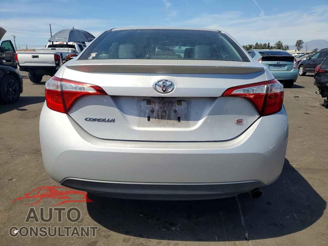 TOYOTA COROLLA 2015 - 2T1BURHE2FC452998