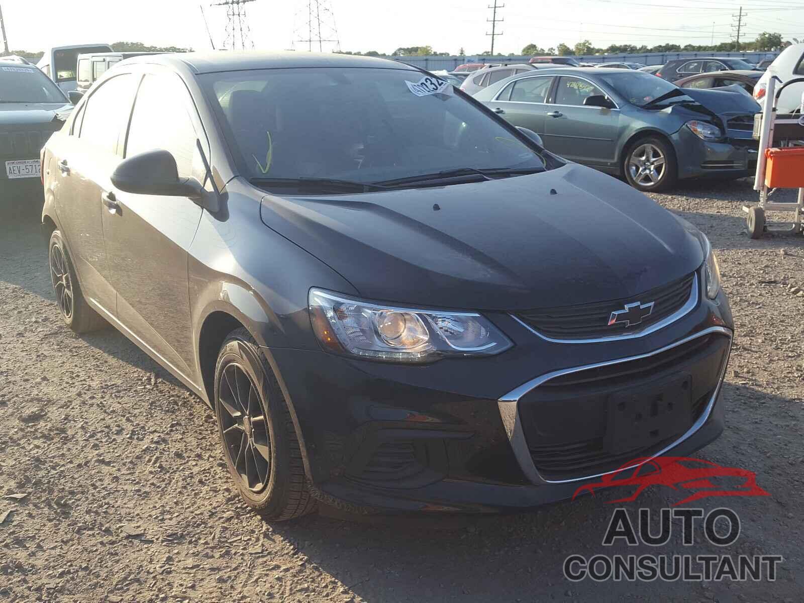 CHEVROLET SONIC 2018 - 1G1JB5SH5J4129207