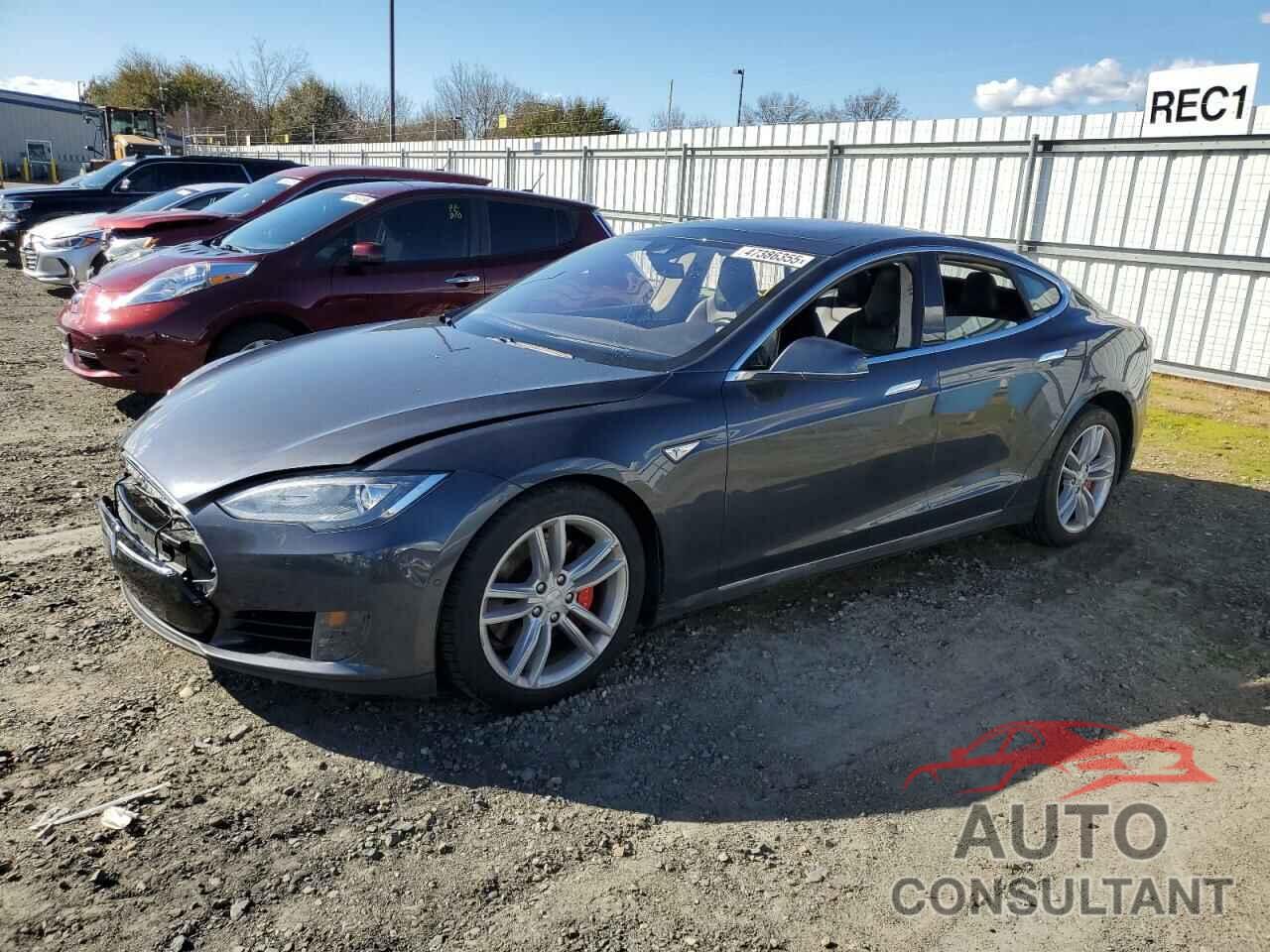 TESLA MODEL S 2015 - 5YJSA1E46FF116319