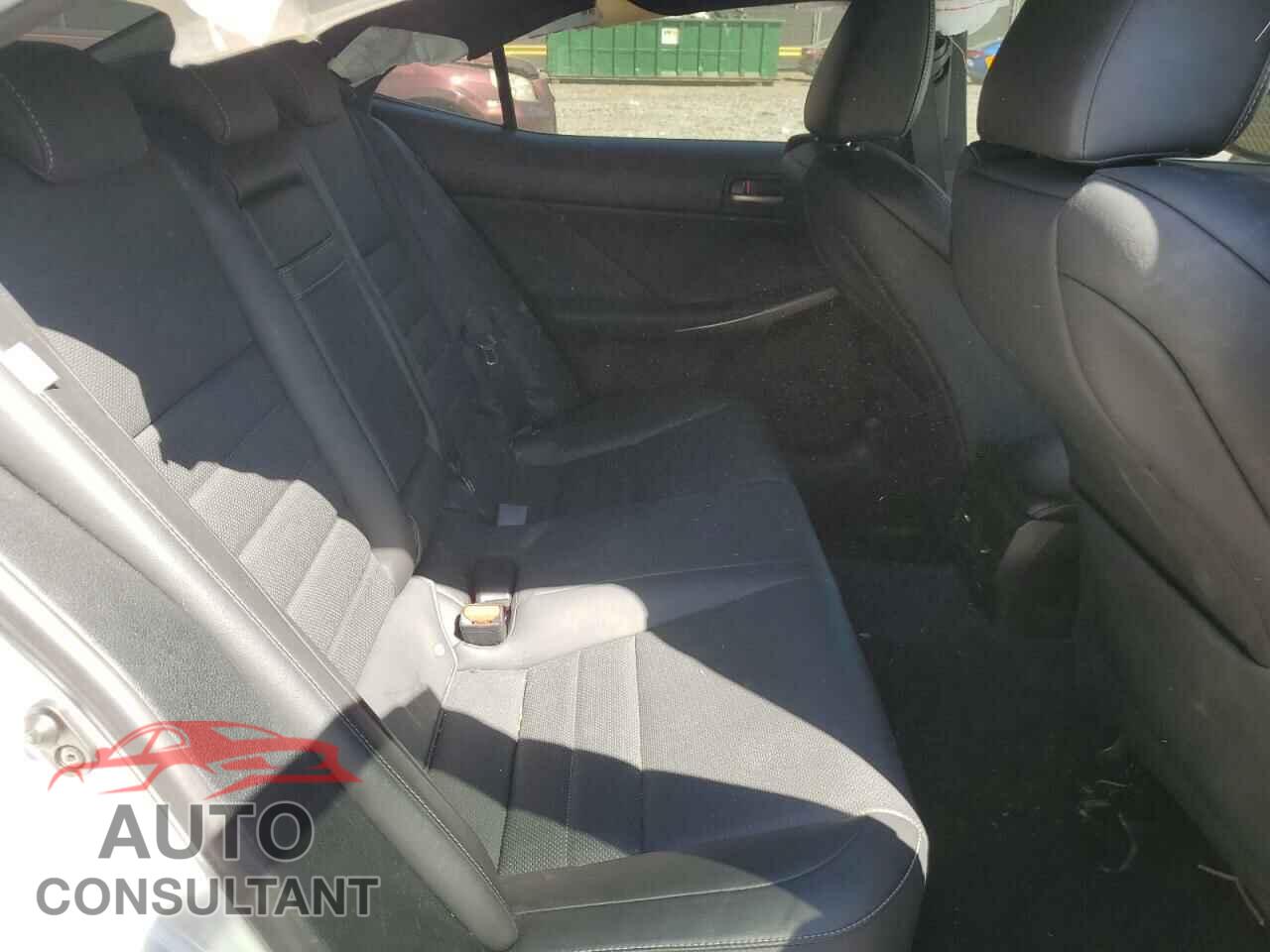 LEXUS IS 2017 - JTHBA1D26H5051670
