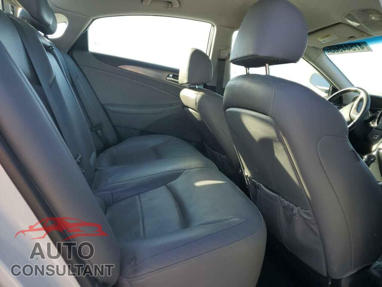 HYUNDAI SONATA 2012 - KMHEC4A48CA059782