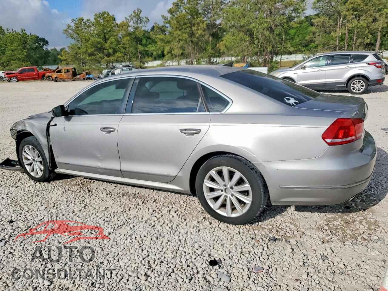 VOLKSWAGEN PASSAT 2013 - 1VWCH7A31DC016832
