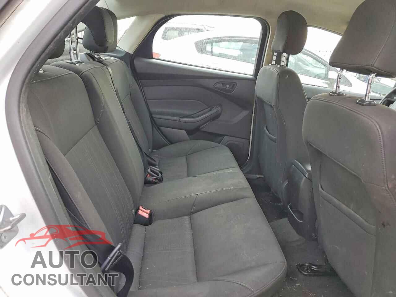 FORD FOCUS 2016 - 1FADP3F23GL341205