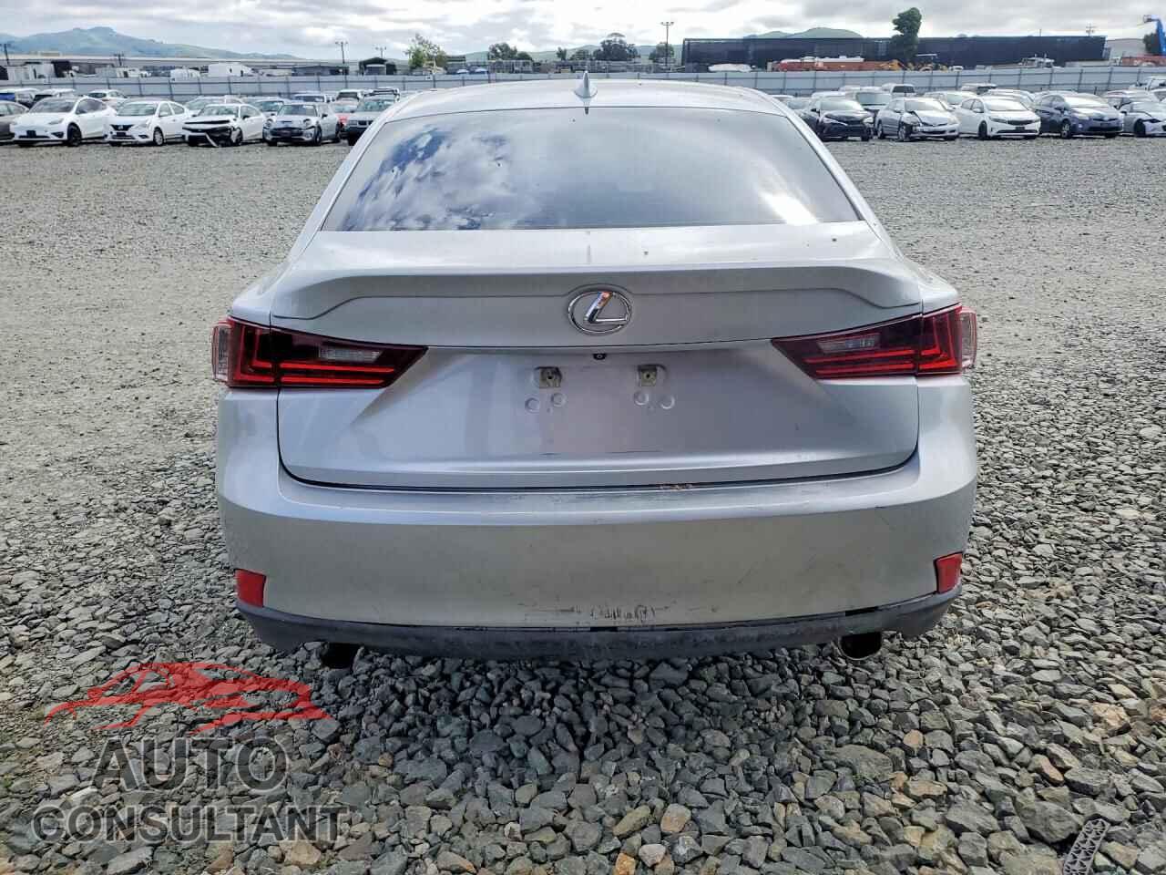LEXUS IS 2015 - JTHBE1D21F5021378
