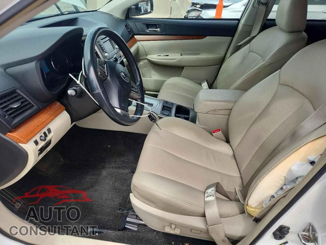 SUBARU OUTBACK 2014 - 4S4BRBLC2E3211783