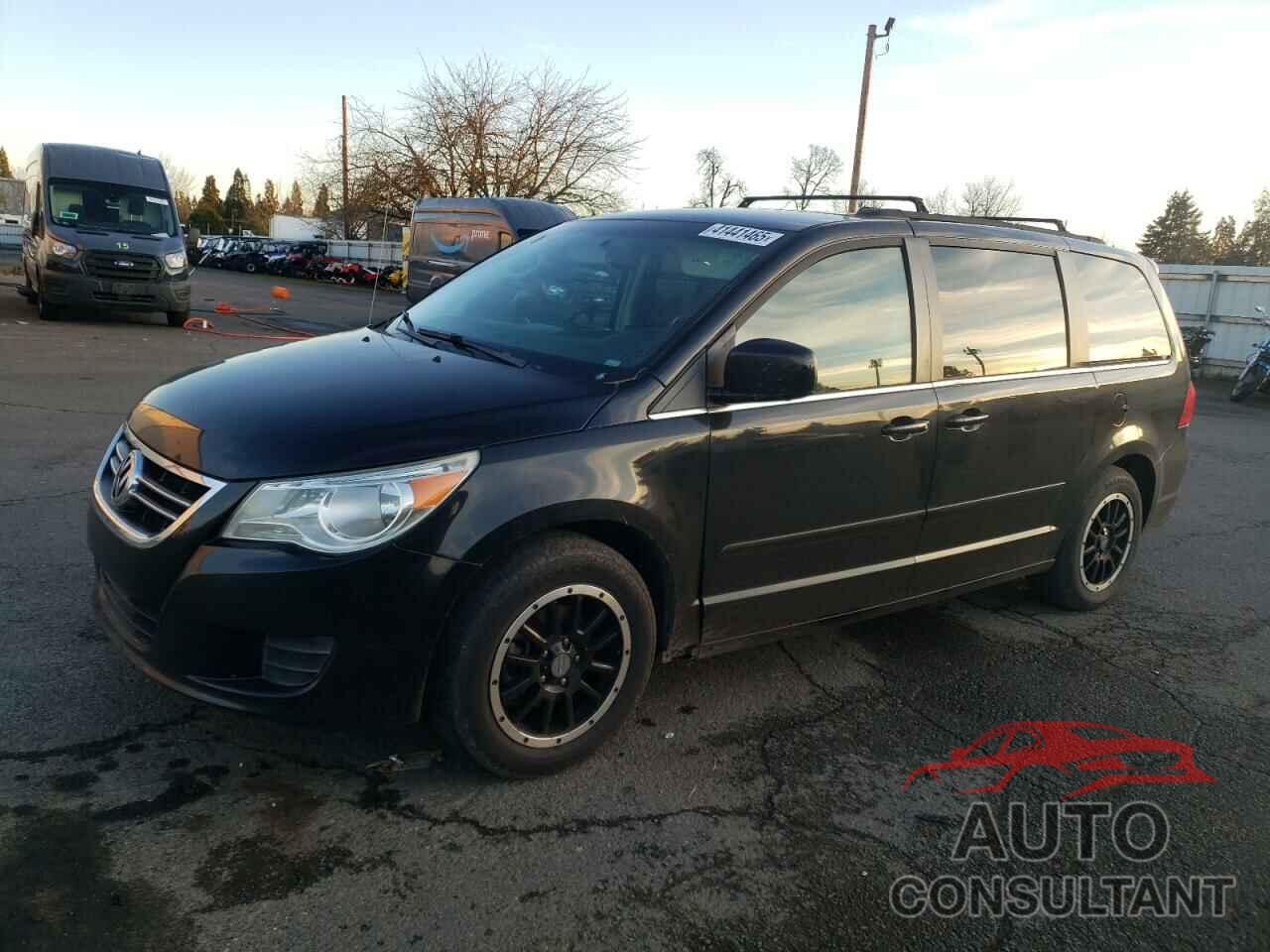 VOLKSWAGEN ROUTAN 2011 - 2V4RW3DG0BR641873