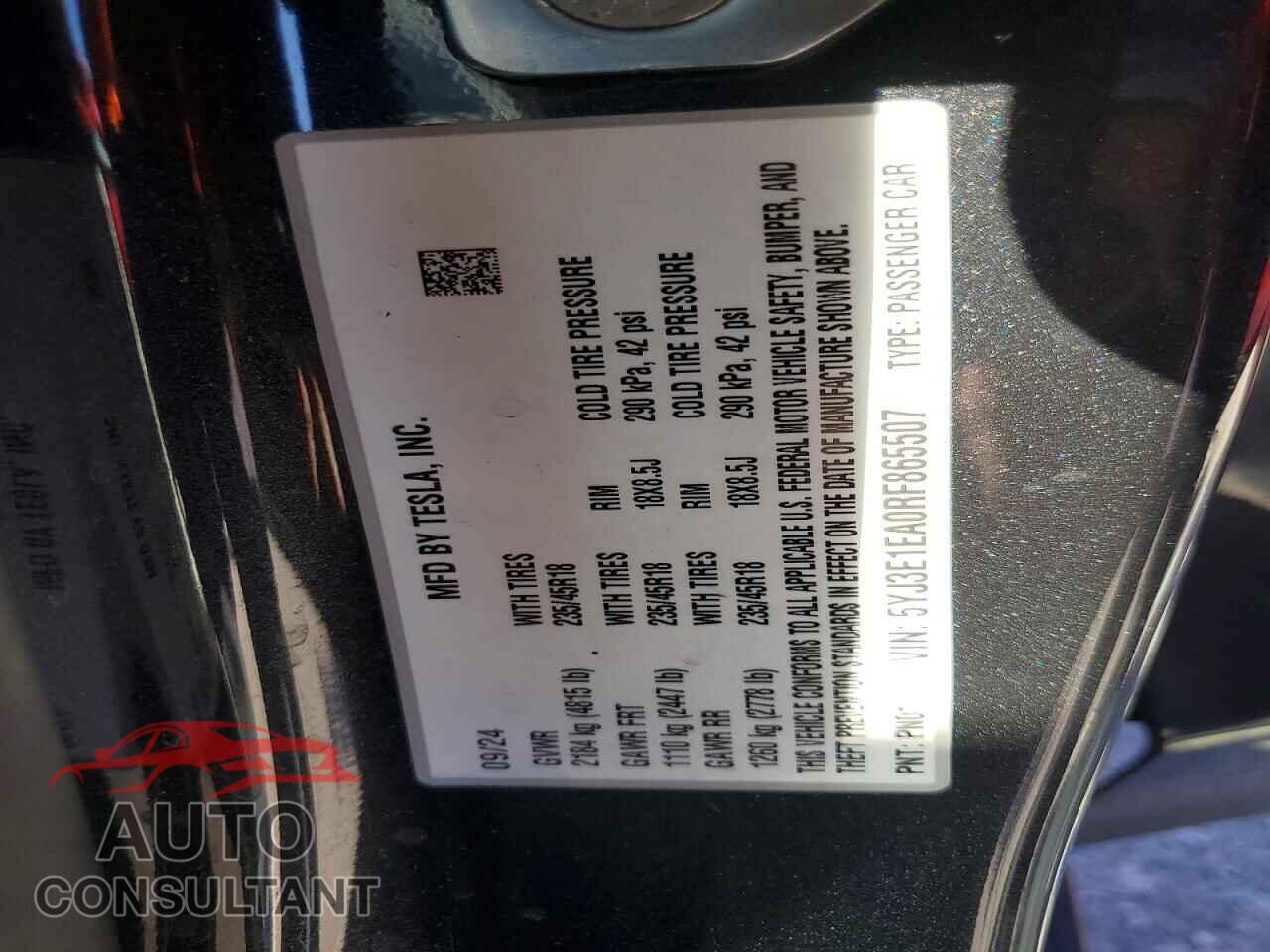 TESLA MODEL 3 2024 - 5YJ3E1EA0RF865507