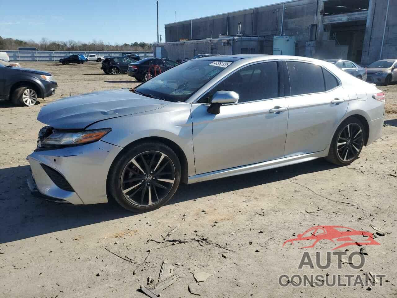 TOYOTA CAMRY 2018 - 4T1B61HK4JU130615