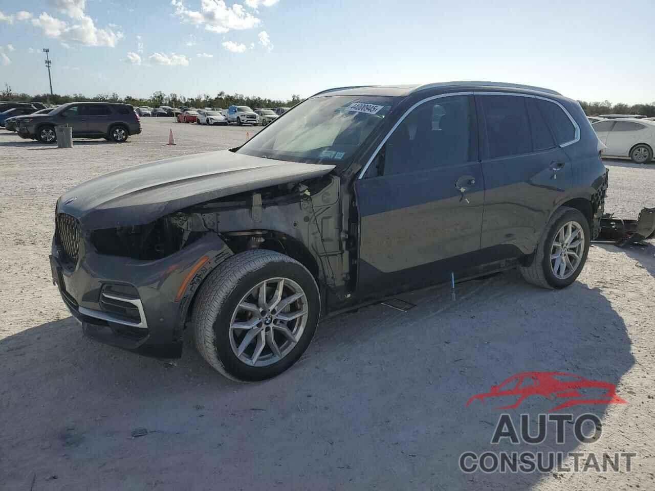 BMW X5 2022 - 5UXCR6C01N9L38252