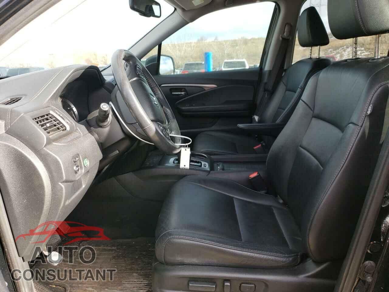 HONDA PILOT 2017 - 5FNYF6H58HB090368