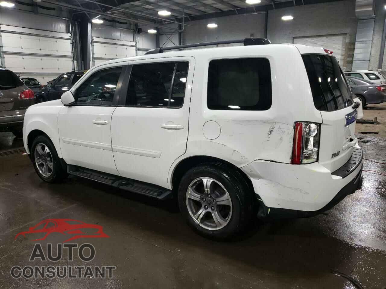 HONDA PILOT 2015 - 5FNYF4H32FB008022