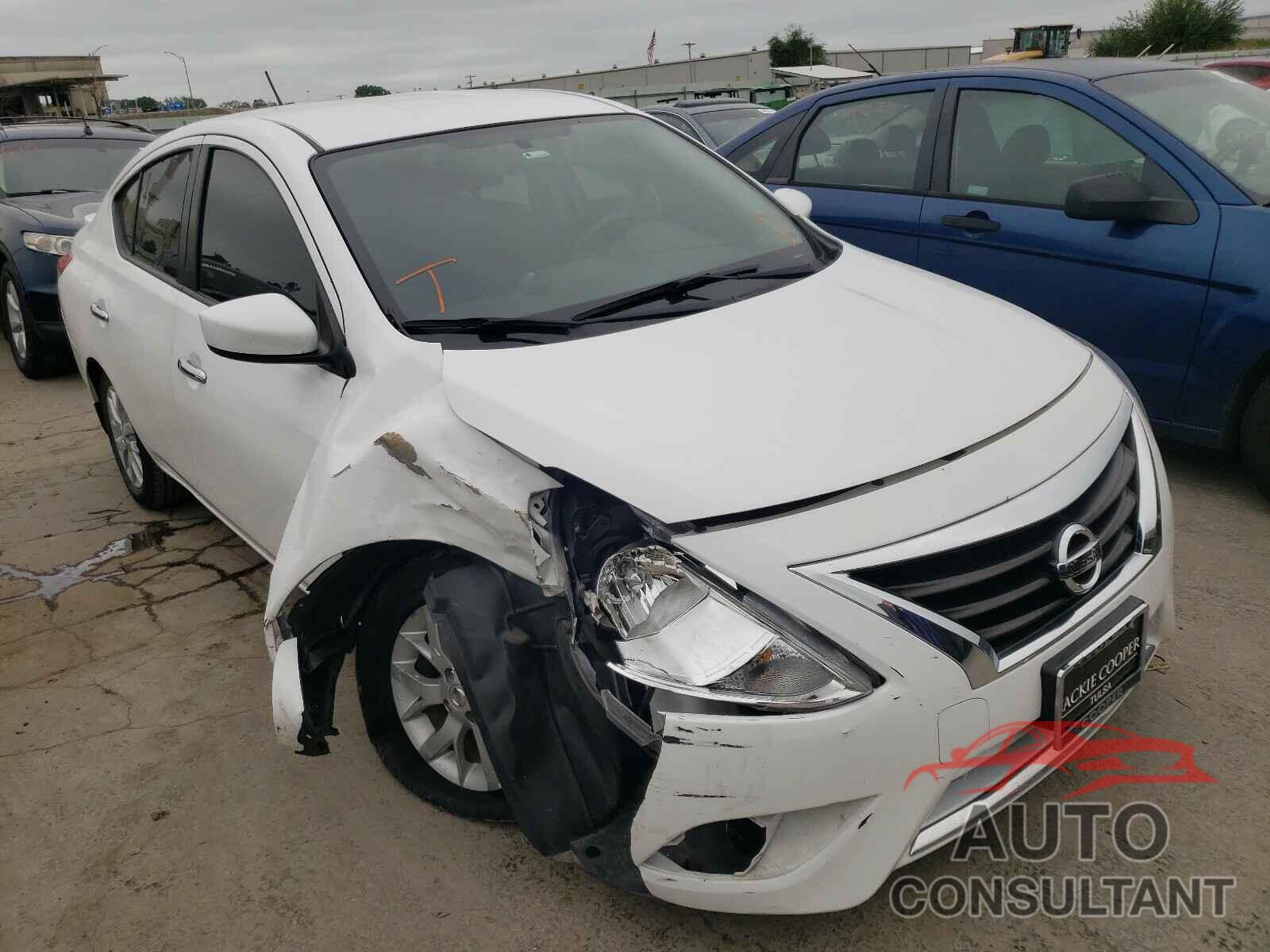 NISSAN VERSA 2017 - 3N1CN7AP5HL851229