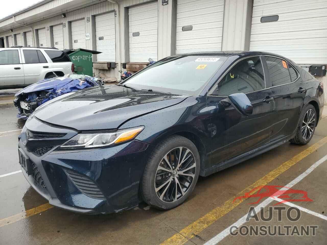 TOYOTA CAMRY 2018 - 4T1B11HK1JU548841