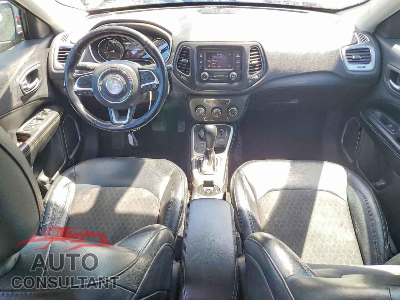 JEEP COMPASS 2018 - 3C4NJDBB2JT104017