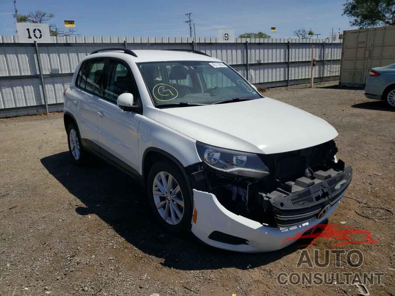 VOLKSWAGEN TIGUAN 2017 - WVGBV7AX3HK043872