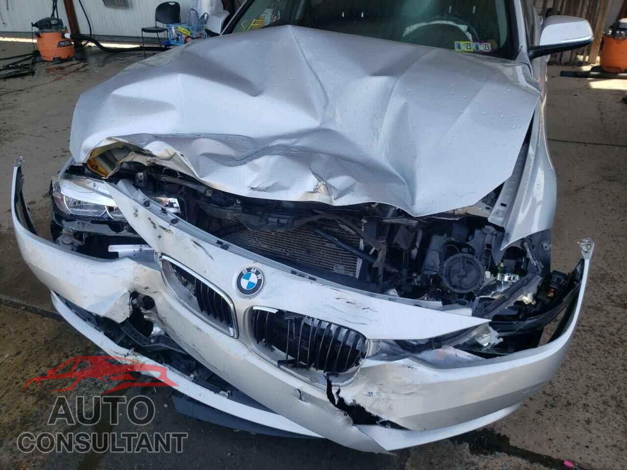 BMW 3 SERIES 2016 - WBA8E5G50GNU19639