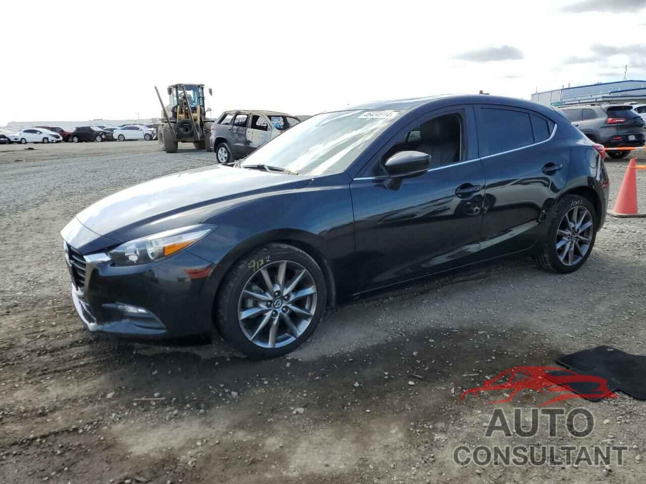 MAZDA 3 2018 - 3MZBN1L30JM262845