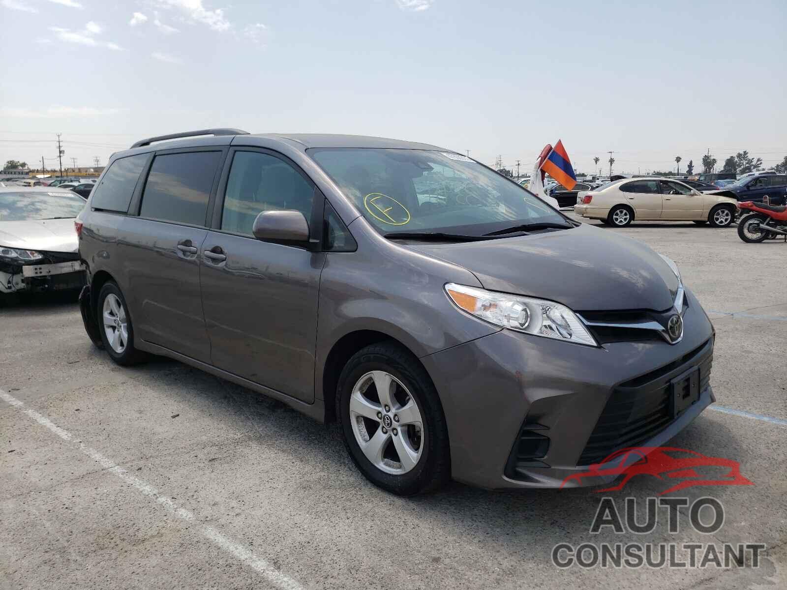 TOYOTA SIENNA 2018 - 5TDKZ3DC7JS934496