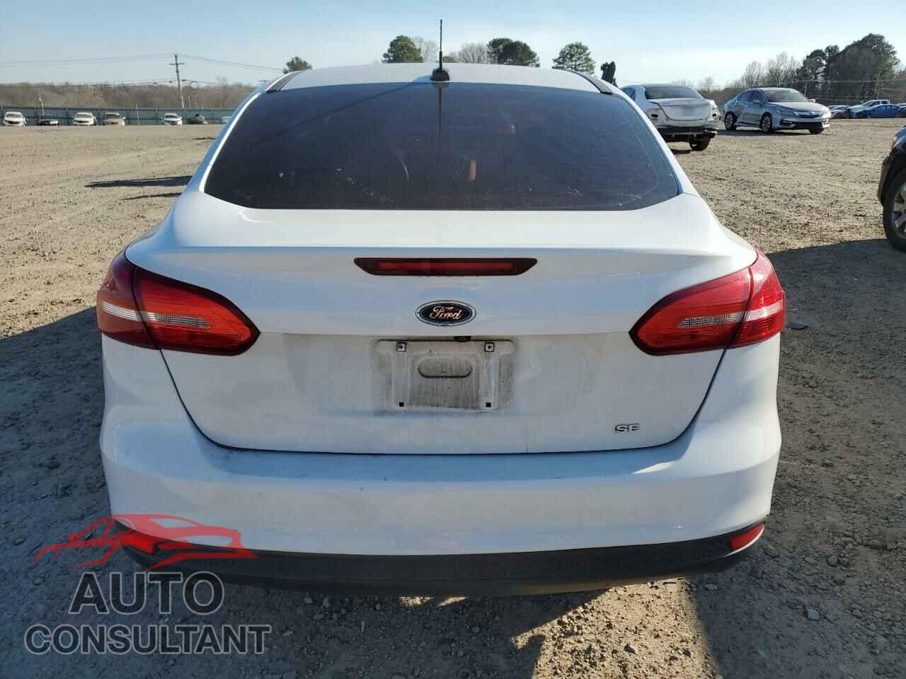 FORD FOCUS 2017 - 1FADP3F26HL241701