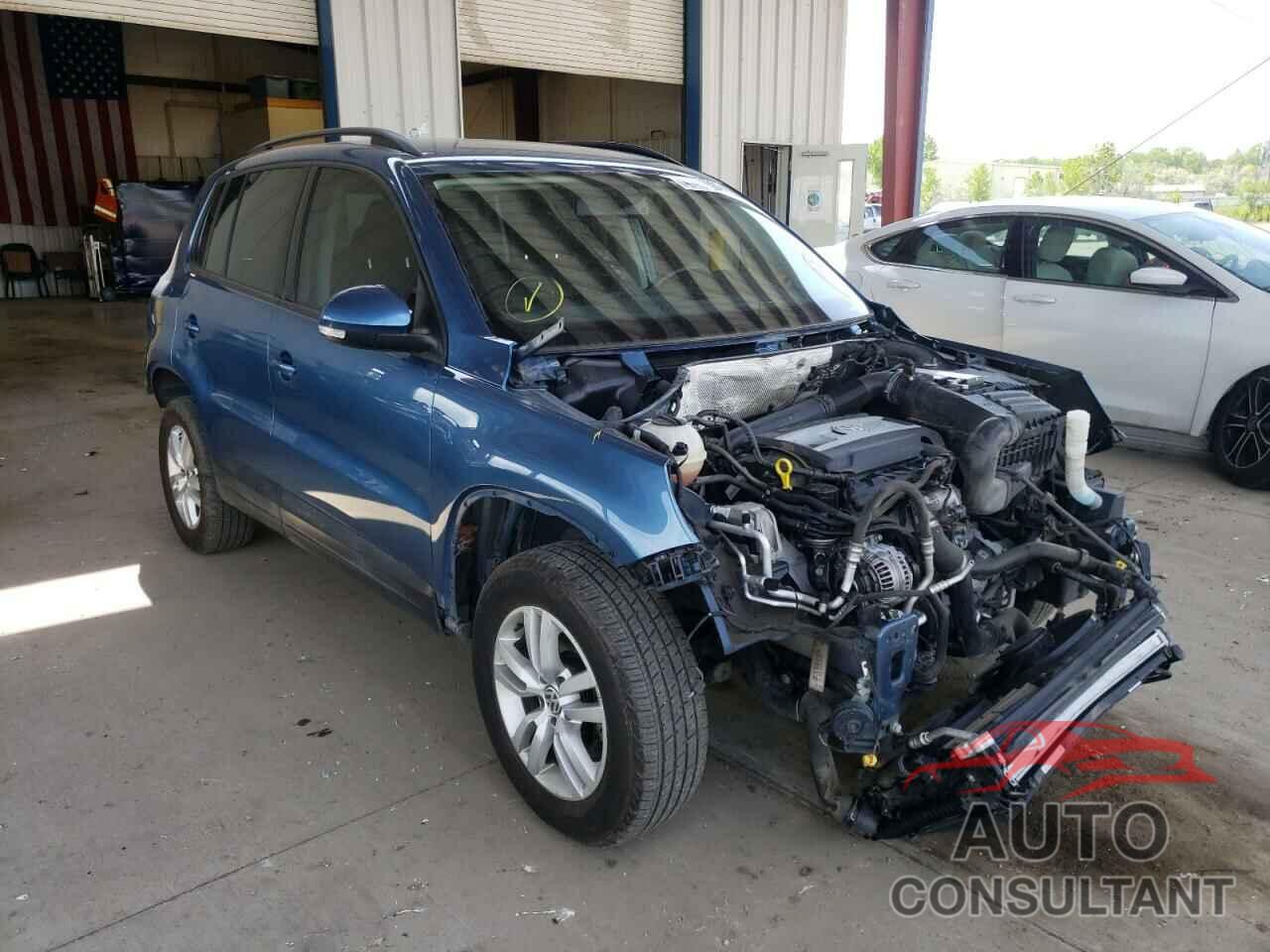 VOLKSWAGEN TIGUAN 2017 - WVGBV7AX7HK015640