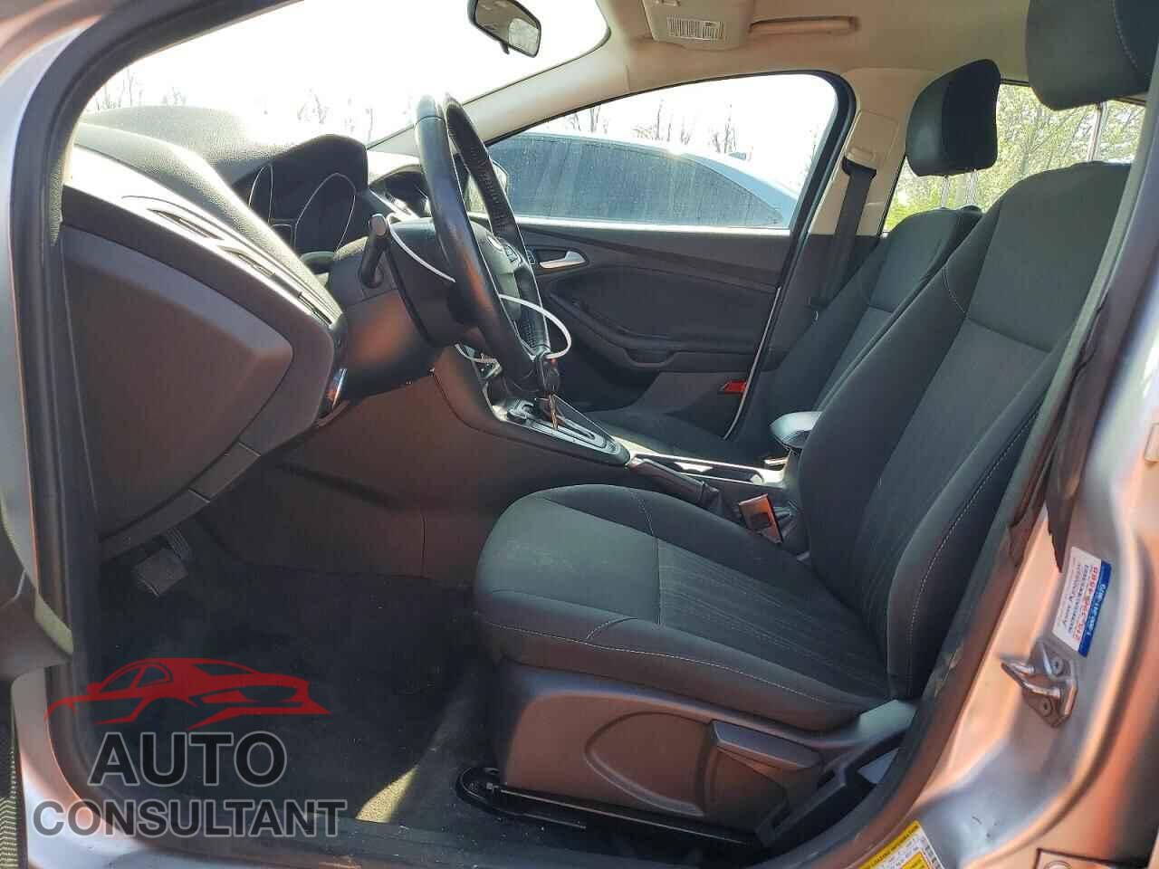 FORD FOCUS 2017 - 1FADP3F26HL335982