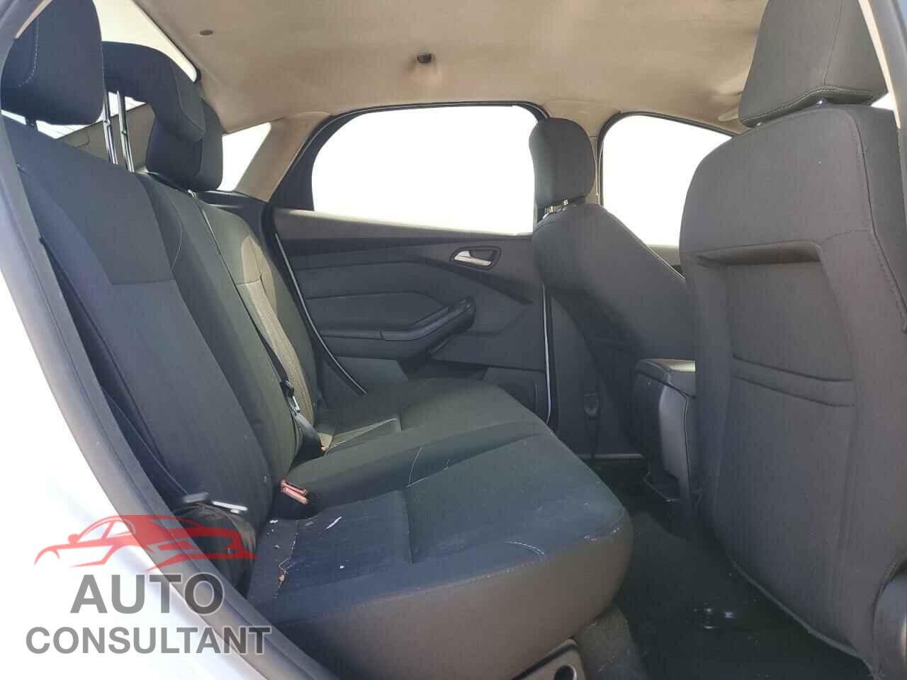 FORD FOCUS 2016 - 1FADP3F29GL330676